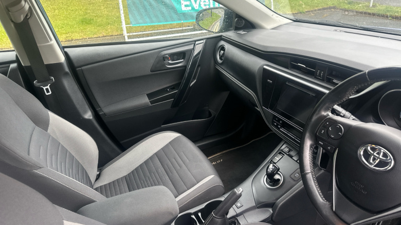 Toyota Auris 1.8 Hybrid Icon Tech TSS 5dr CVT Hybrid Estate